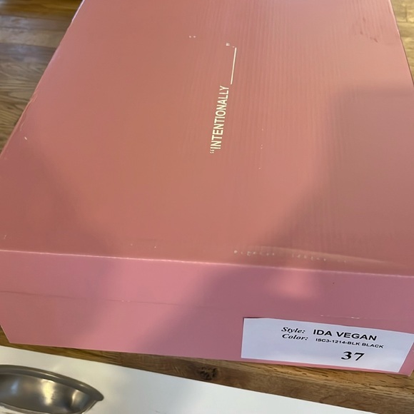 Intentionally Blank Ida Boot!!! - Picture 4 of 5